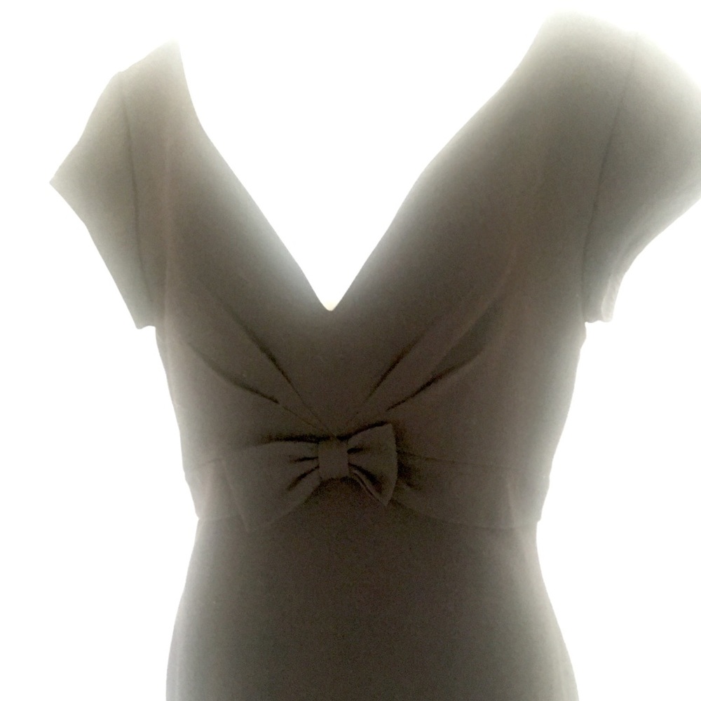 Super flattering classic little black dress - Picture 2 of 6